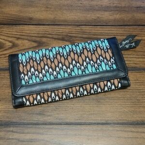 Vera Bradley Sierra Stream Magnetic Wallet Clutch Trifold